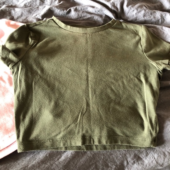 Wild Fable Short Sleeve Crewneck Crop T-Shirt Lot of 2 olive & Pink sz small - Picture 3 of 5